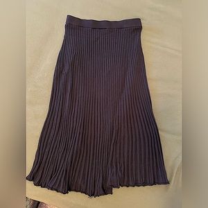 Scoop lined skirt
